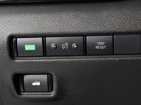 Certified 2023 Nissan Sentra SV image 24