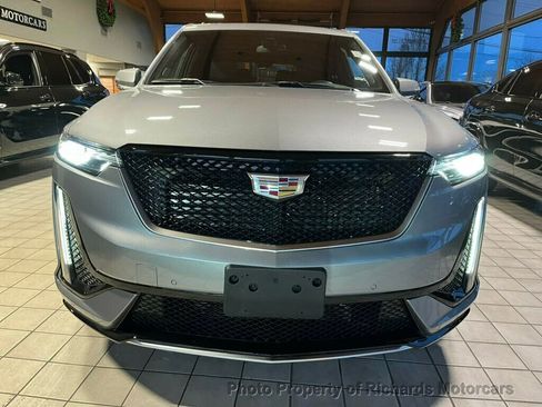 Used 2024 Cadillac XT6 Sport image 3