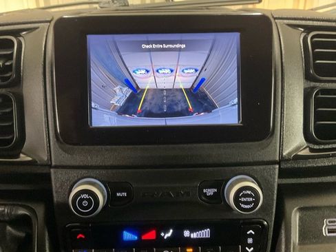 Used 2024 RAM ProMaster 2500 w/ Convenience Group image 18