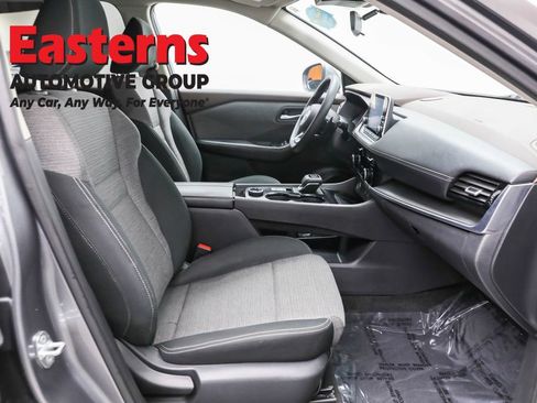 Used 2022 Nissan Rogue SV AWD/4WD image 25
