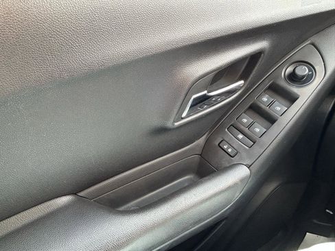 Used 2015 Chevrolet Trax LT w/ LT Plus Package FWD image 27