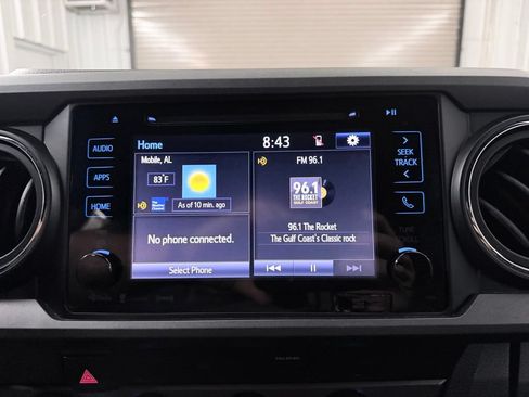 Used 2019 Toyota Tacoma TRD Off-Road w/ Technology Package AWD/4WD image 14