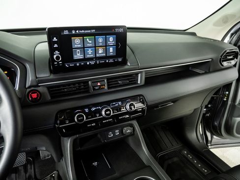 Used 2025 Honda Pilot EX-L image 12