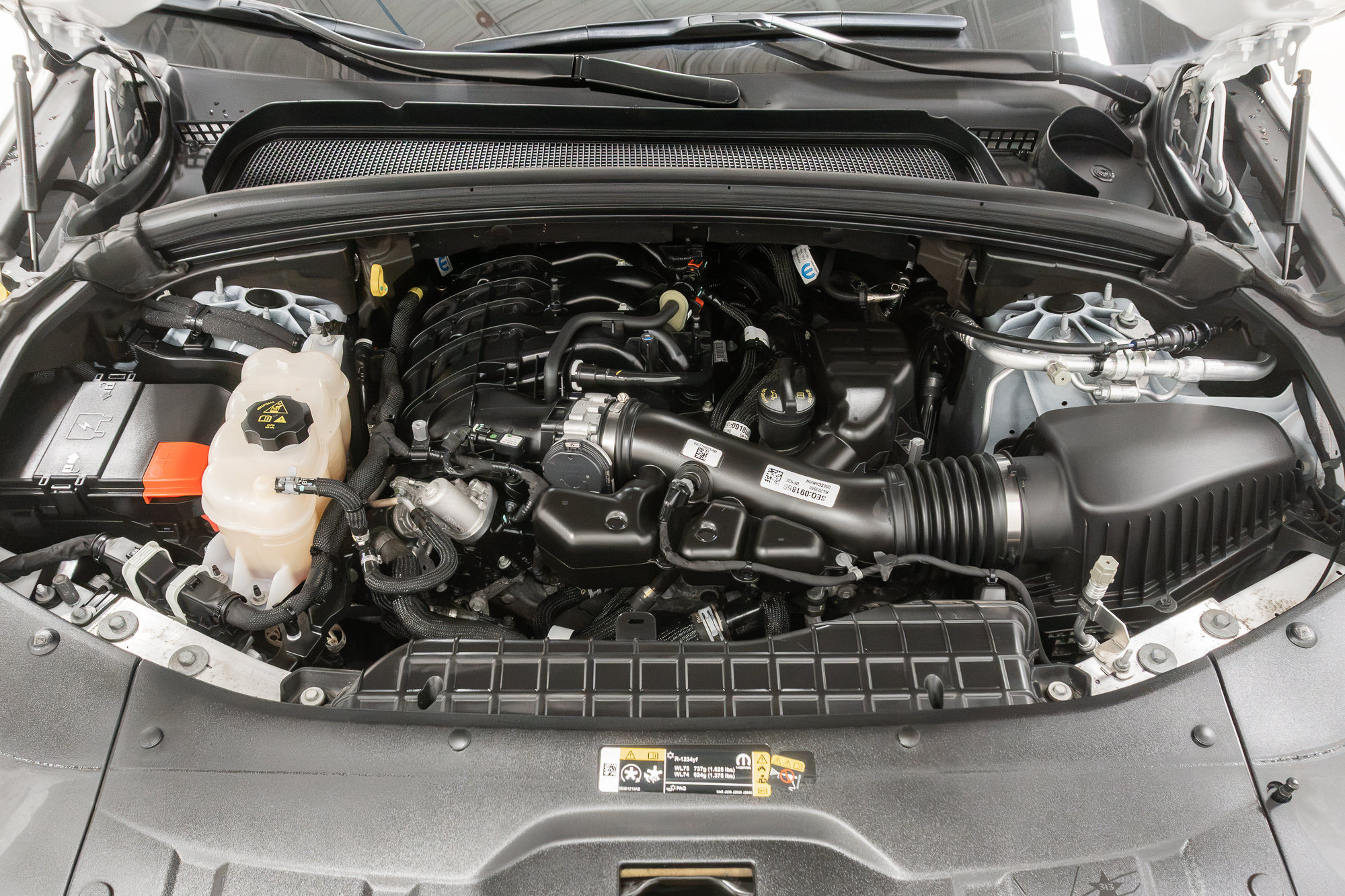 Certified 2024 Jeep Grand Cherokee Altitude AWD/4WD image 3