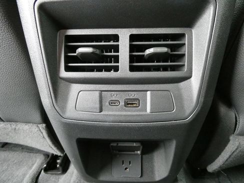 Certified 2025 GMC Canyon Denali AWD/4WD image 20