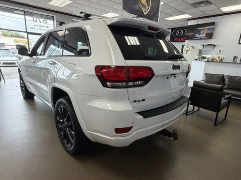 Used 2021 Jeep Grand Cherokee Laredo X AWD/4WD image 12