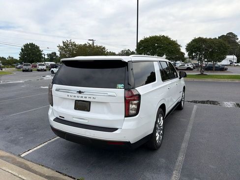 Used 2022 Chevrolet Suburban High Country AWD/4WD image 18