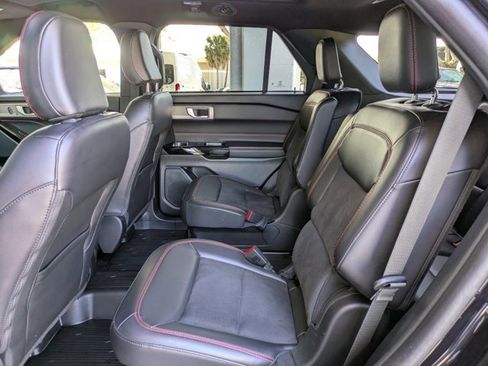 Certified 2023 Ford Explorer ST-Line w/ Class IV Trailer Tow Package image 18