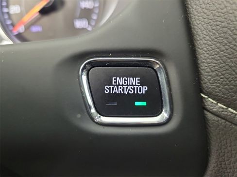 Used 2023 GMC Acadia SLT image 28