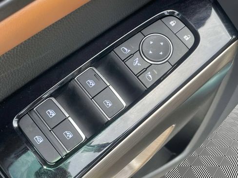 Used 2025 Nissan Pathfinder Platinum FWD image 19