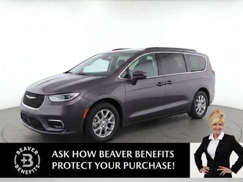 Used 2022 Chrysler Pacifica Touring-L FWD image 1