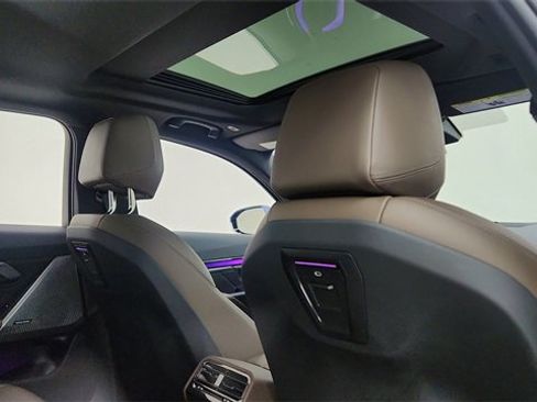 Used 2025 BMW 540i xDrive image 25