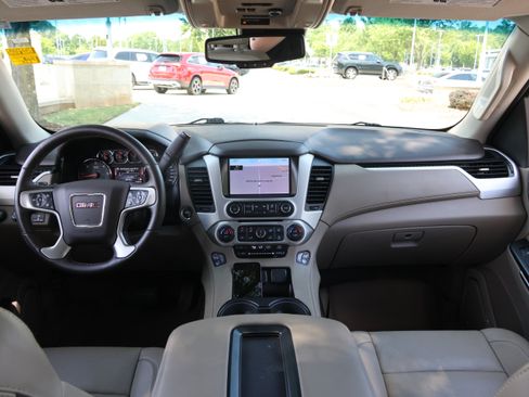Used 2015 GMC Yukon XL SLT w/ Open Road Package AWD/4WD image 19