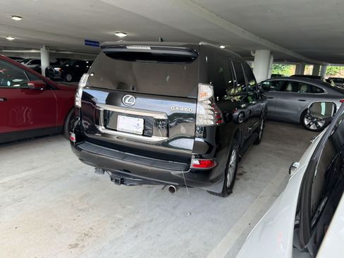 Used 2017 Lexus GX 460 Premium AWD/4WD image 6