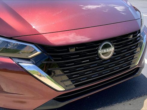 Used 2025 Nissan Sentra SV FWD image 28