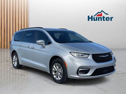 Used 2022 Chrysler Pacifica Touring-L