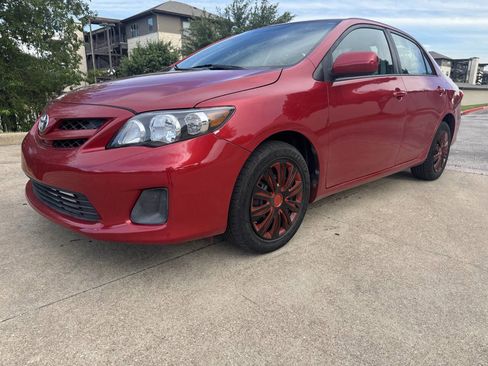 Used 2011 Toyota Corolla LE FWD image 1