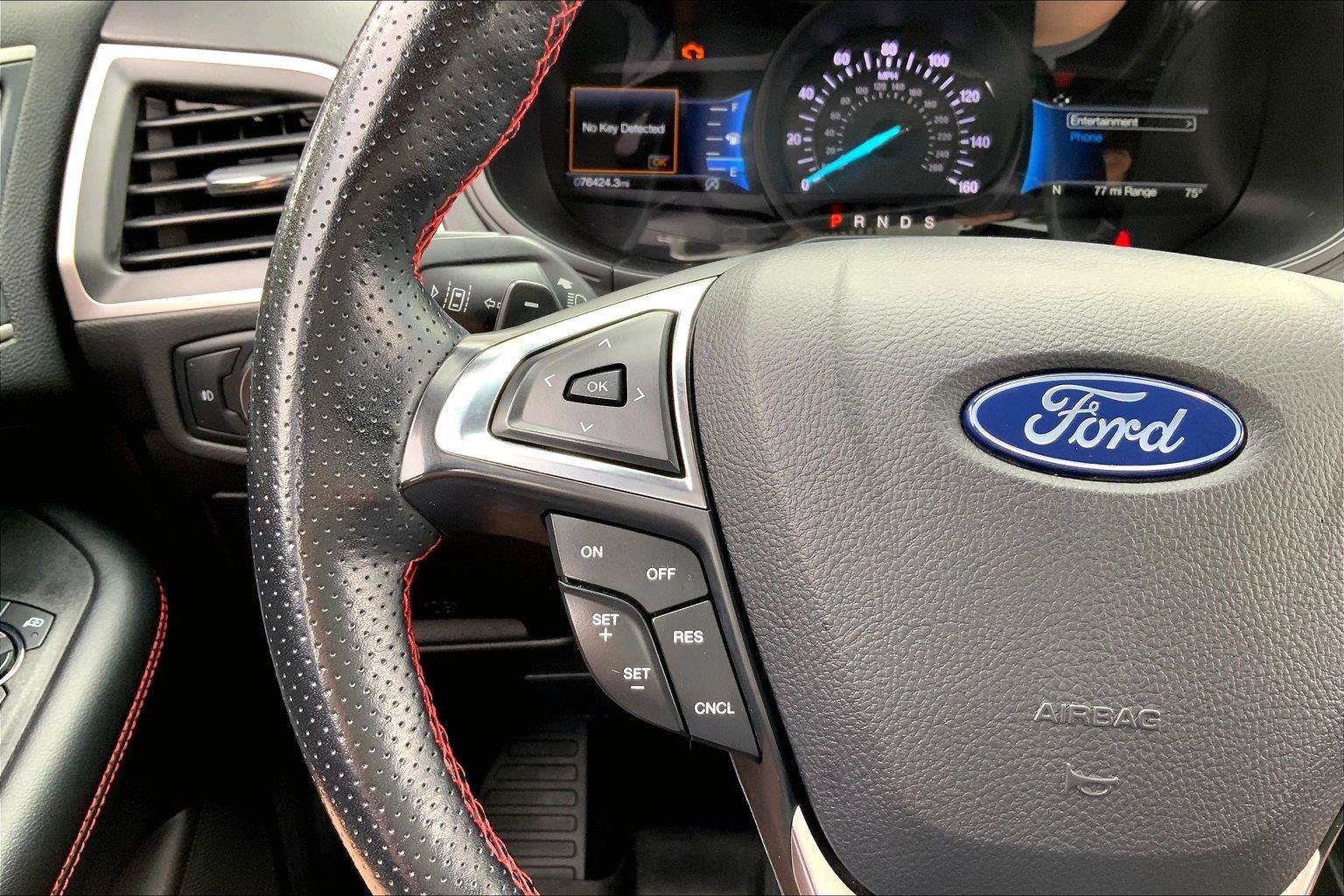 Used 2022 Ford Edge ST-Line w/ Class II Trailer Tow Package AWD/4WD image 16