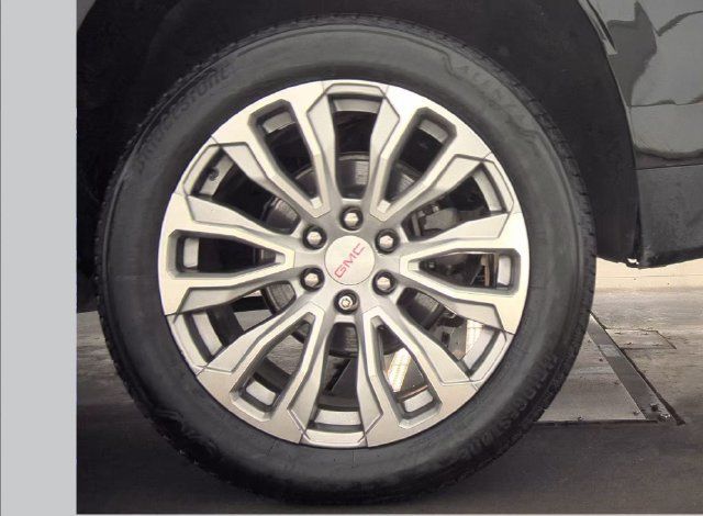 Used 2022 GMC Yukon XL Denali AWD/4WD image 10
