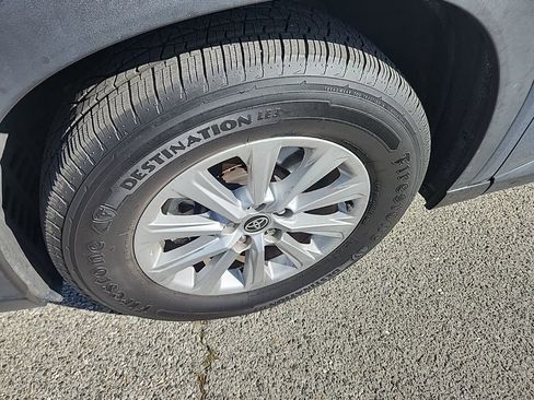 Certified 2024 Toyota Grand Highlander XLE image 9