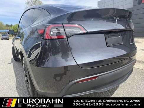 Used 2024 Tesla Model Y Long Range AWD/4WD image 9