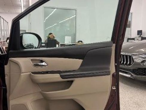 Used 2014 Honda Odyssey LX image 23