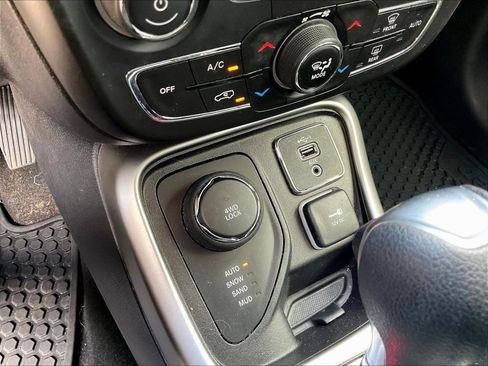 Used 2021 Jeep Compass Sport w/ Cold Weather Group AWD/4WD image 16