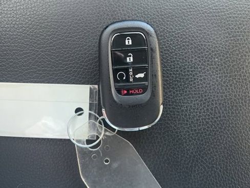 Used 2024 Honda Pilot Touring image 5