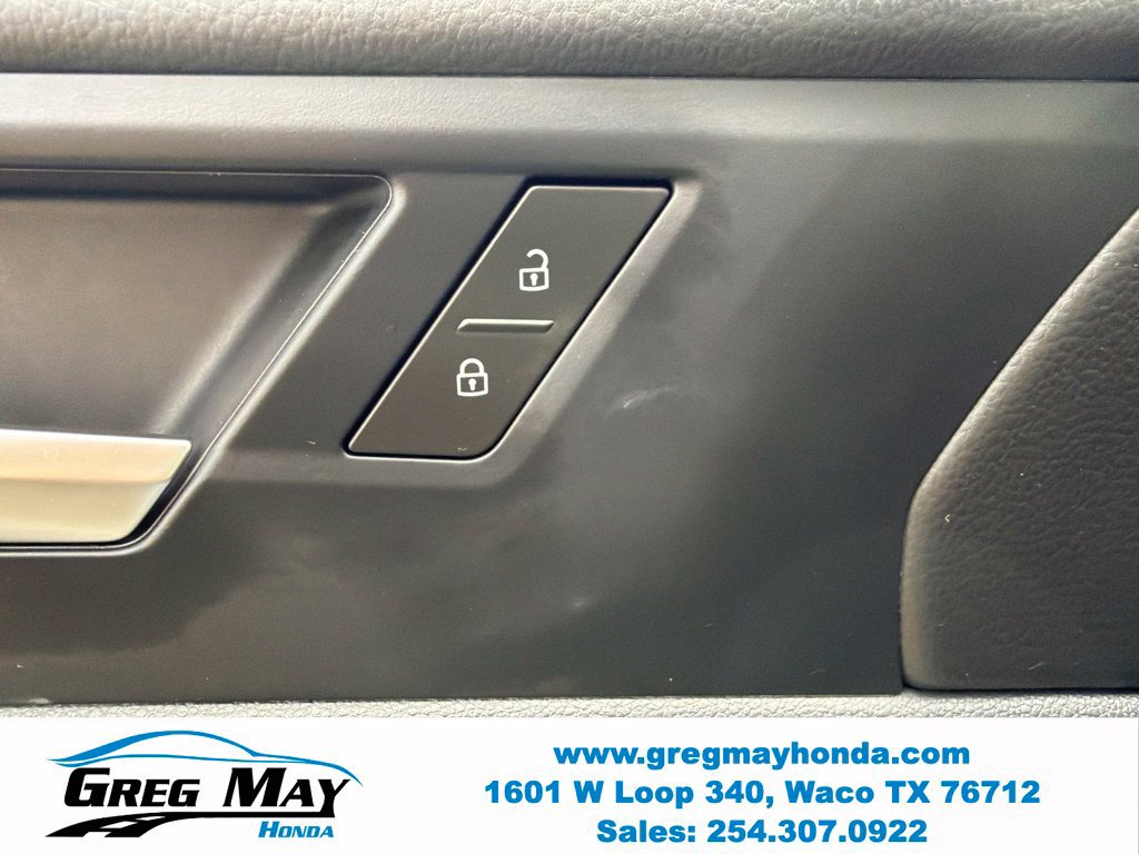 Used 2025 Volkswagen Jetta SE FWD image 24