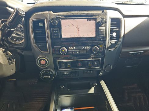 Used 2019 Nissan Titan Platinum Reserve w/ Platinum Utility Package image 14