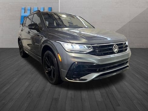 Certified 2024 Volkswagen Tiguan SE R-Line image 8