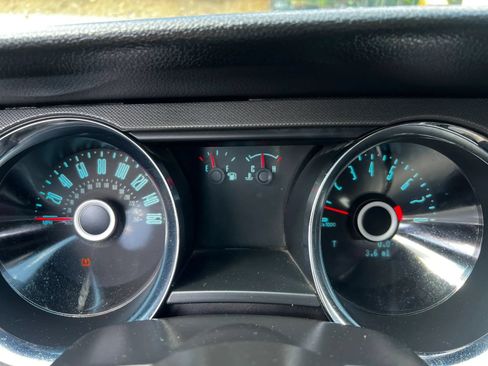 Used 2014 Ford Mustang Convertible w/ Equipment Group 102A RWD image 18