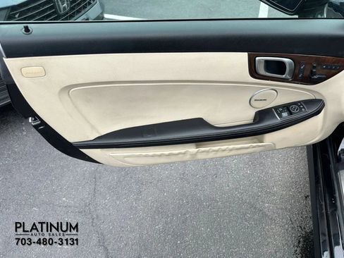 Used 2014 Mercedes-Benz SLK 350 image 14