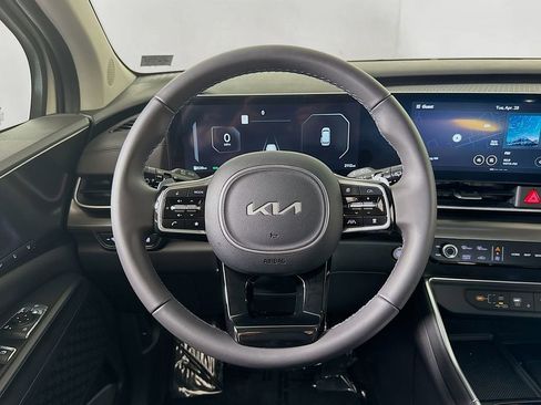Used 2026 Kia Carnival SX w/ SX Dark Edition Package FWD image 11