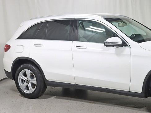 Used 2018 Mercedes-Benz GLC 300 GLC 300 4MATIC-Premium Package w/ Multimedia Package image 3