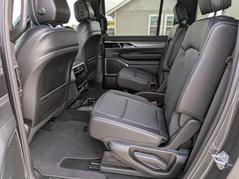 New 2026 Jeep Grand Wagoneer Limited AWD/4WD image 13