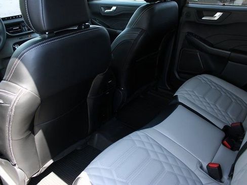 New 2024 Ford Escape SE w/ PHEV Premium Package image 12