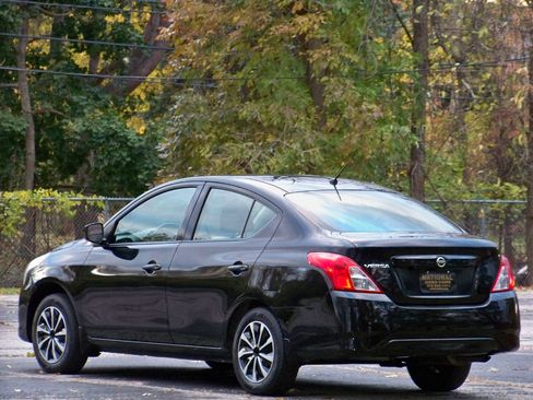 Used 2019 Nissan Versa S image 8