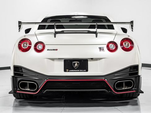 Used 2016 Nissan GT-R NISMO AWD/4WD image 4