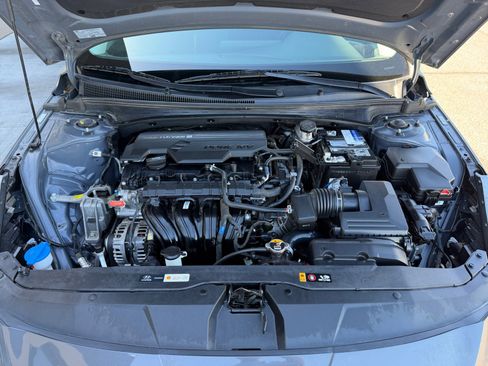 Used 2023 Hyundai Elantra SEL image 21