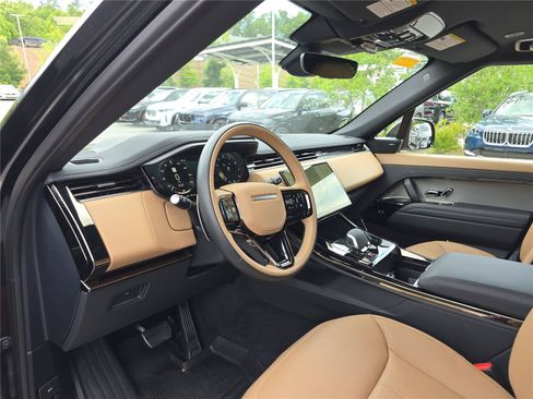 Used 2025 Land Rover Range Rover Sport Dynamic SE AWD/4WD image 22