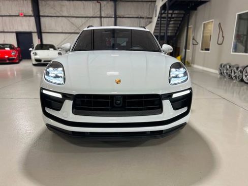 Used 2023 Porsche Macan Turbo image 70