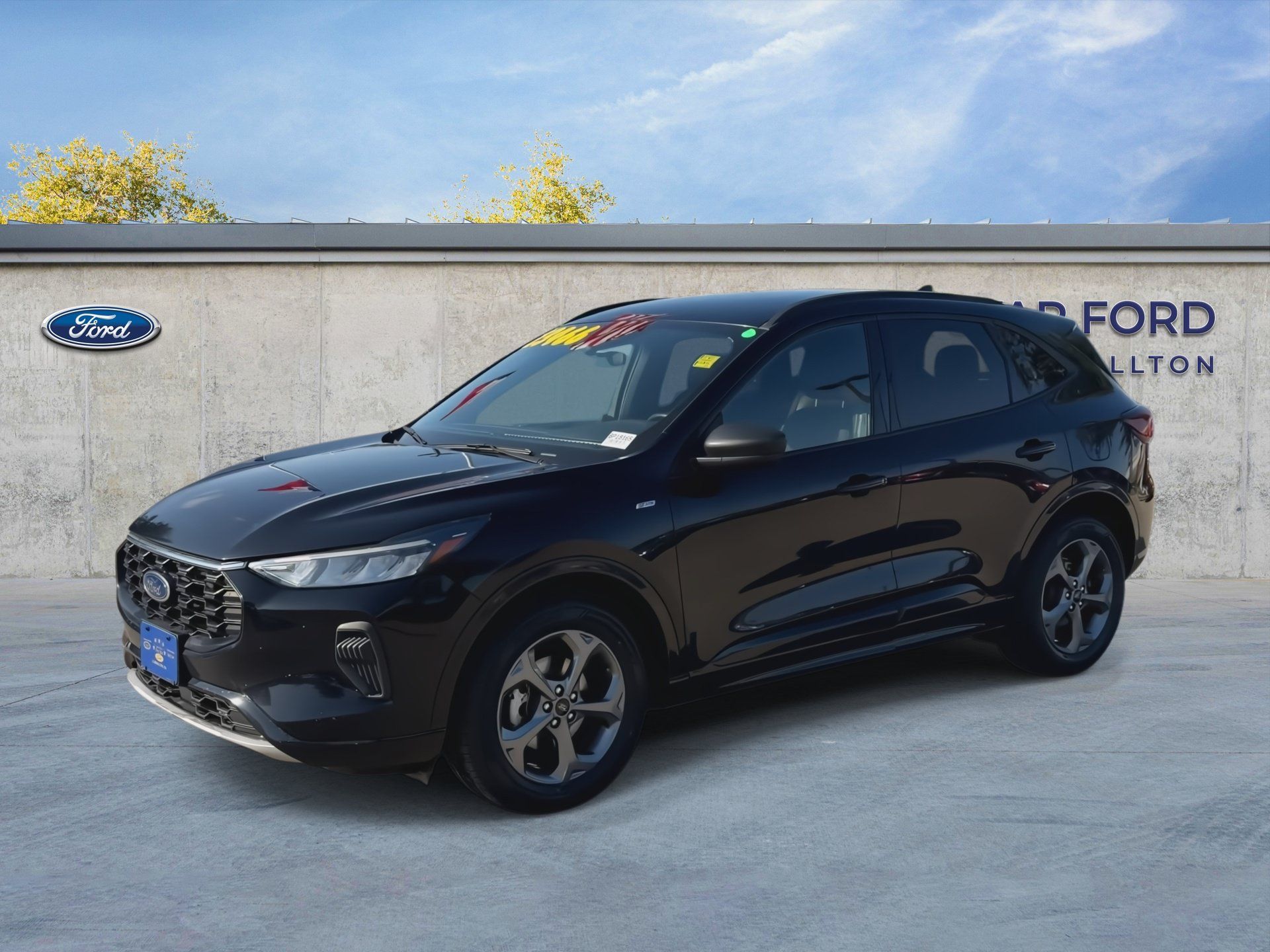 Certified 2023 Ford Escape ST-Line AWD/4WD image 4