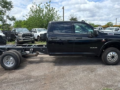 New 2026 RAM 3500 Big Horn w/ Laramie Trim Package AWD/4WD image 4