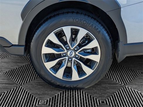 Certified 2025 Subaru Outback Limited image 9