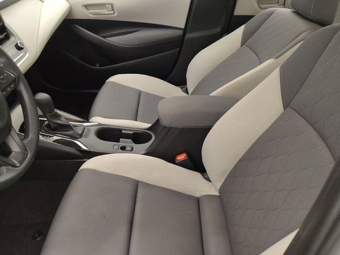 Used 2025 Toyota Corolla LE image 17