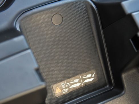 Used 2023 GMC Sierra 1500 Elevation image 26