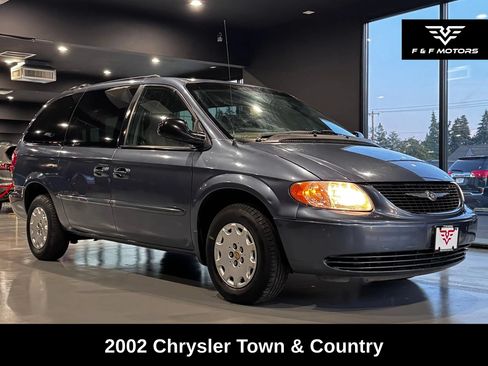 Used 2002 Chrysler Town & Country LX FWD image 1