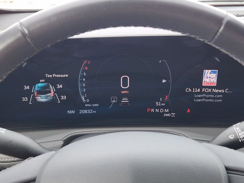 Used 2024 Cadillac XT4 Premium Luxury image 10