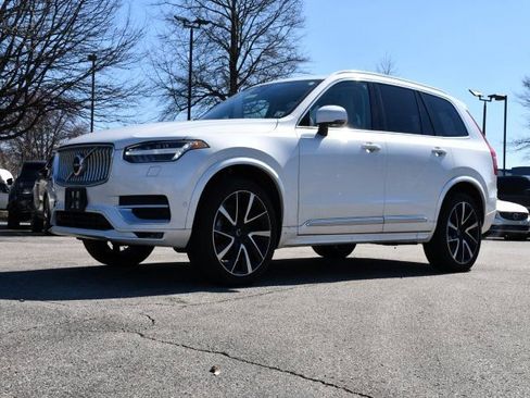 Used 2023 Volvo XC90 B6 Plus w/ Protection Package image 3